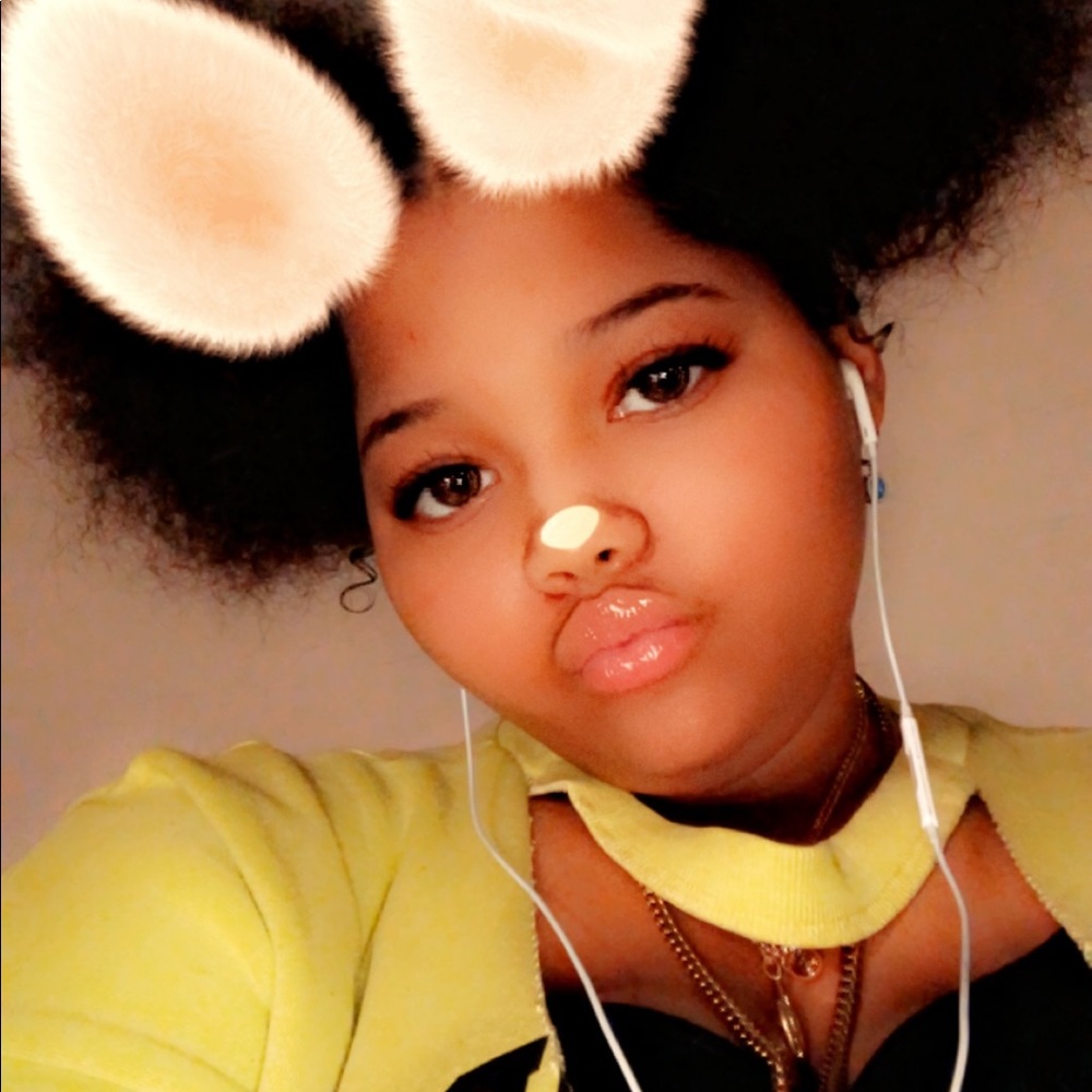 Meet your Posher, 🥵laona